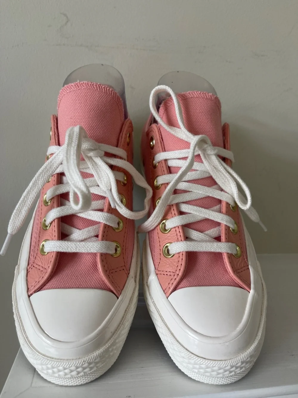 Converse Pink Canvas Low-Top Sneakers with White Soles NWOT SIZE W6.5, M 4.5 - Picture 1 of 8